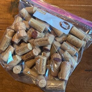 🍷Corks!